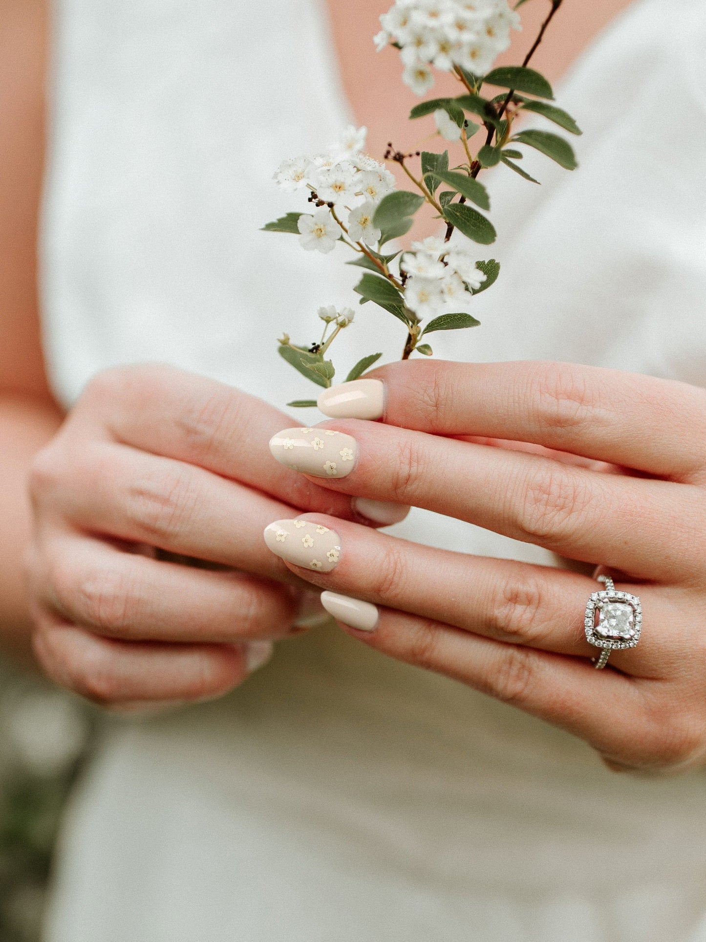 Cotton Daisy | Soft & Durable Press-On Nails