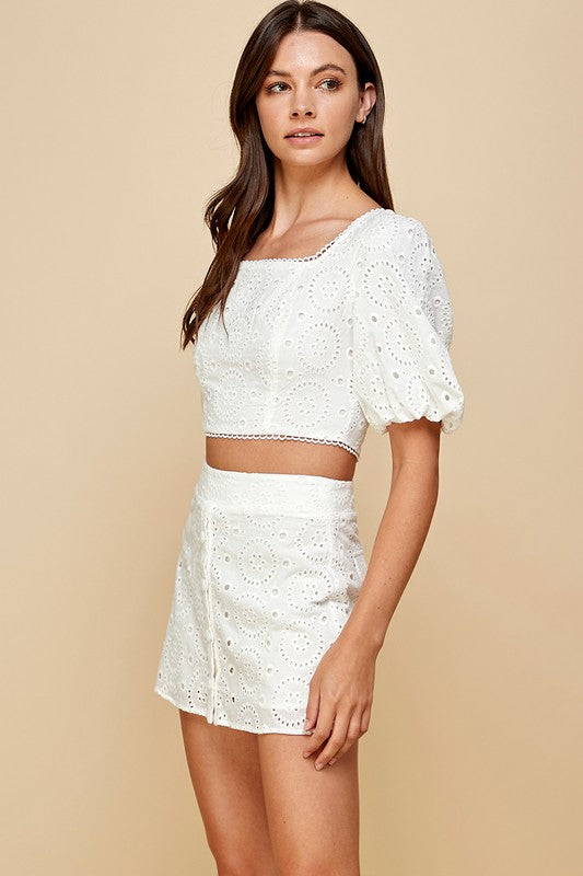 Two-pieces embroidery Top & Shorts Sets