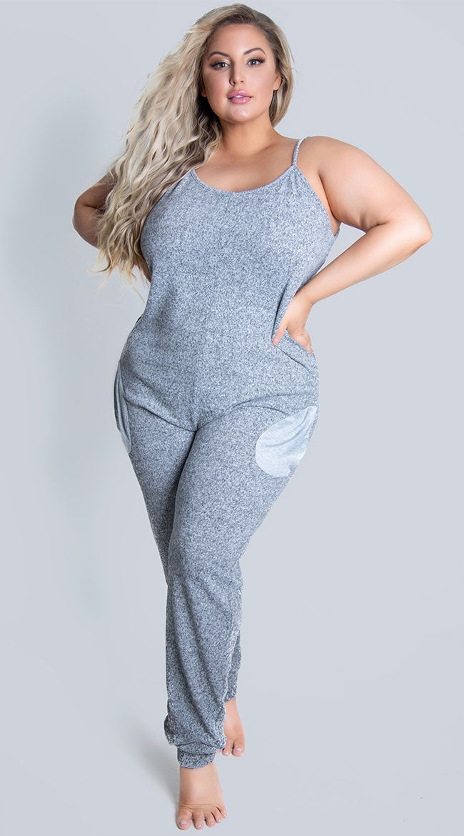 Macacão de pijama confortável plus size com bolso